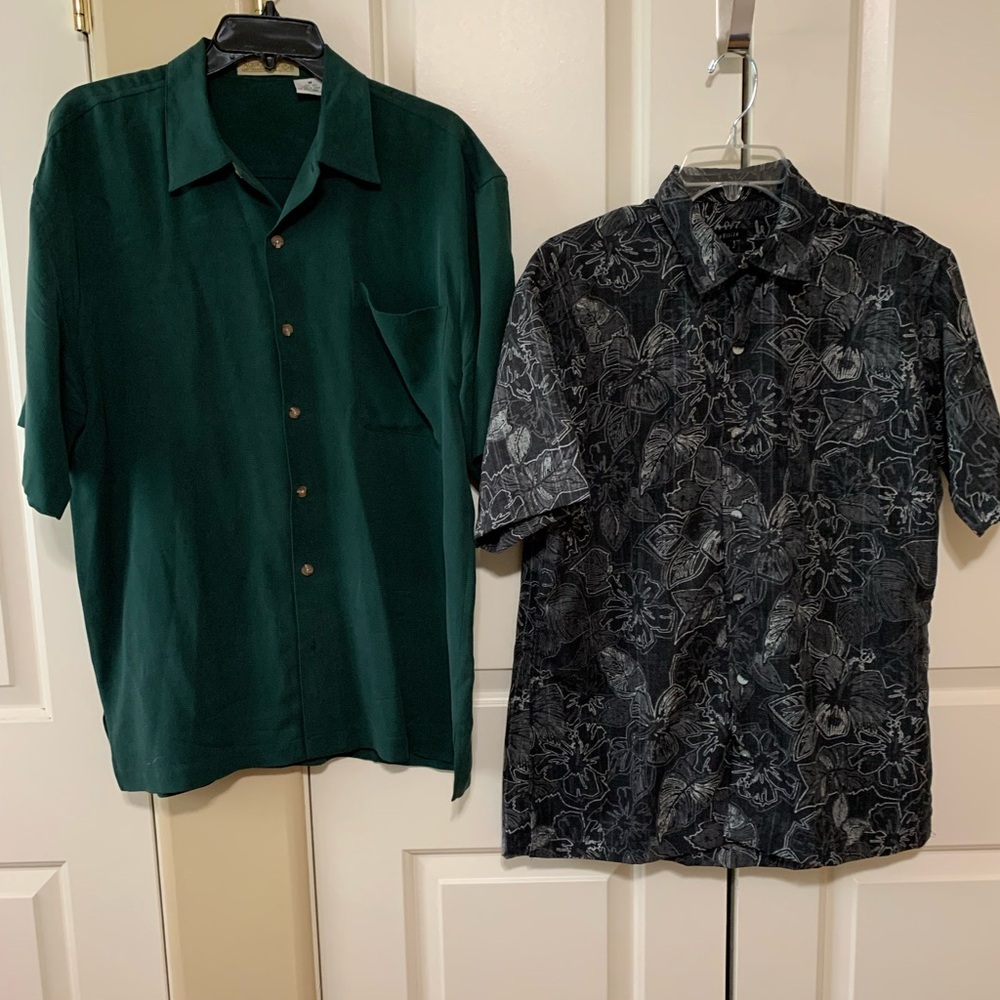 2 men’s casual, button-down, short sleeve shirts, size M. Banana Joe/VanHeusen